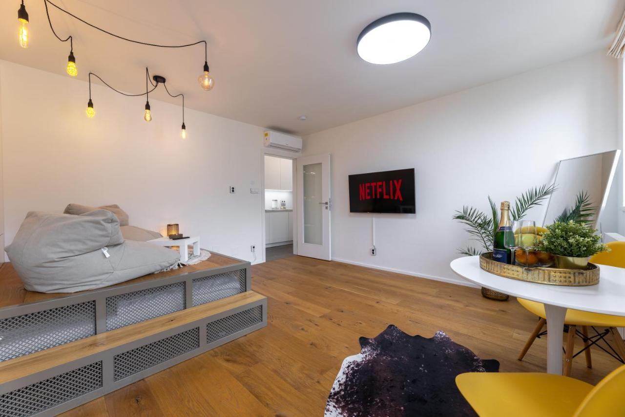 Luxurious, Charming Studio Perfect For Couples Prague Luaran gambar