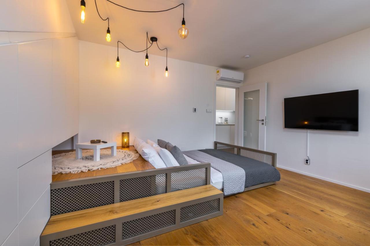 Luxurious, Charming Studio Perfect For Couples Prague Luaran gambar