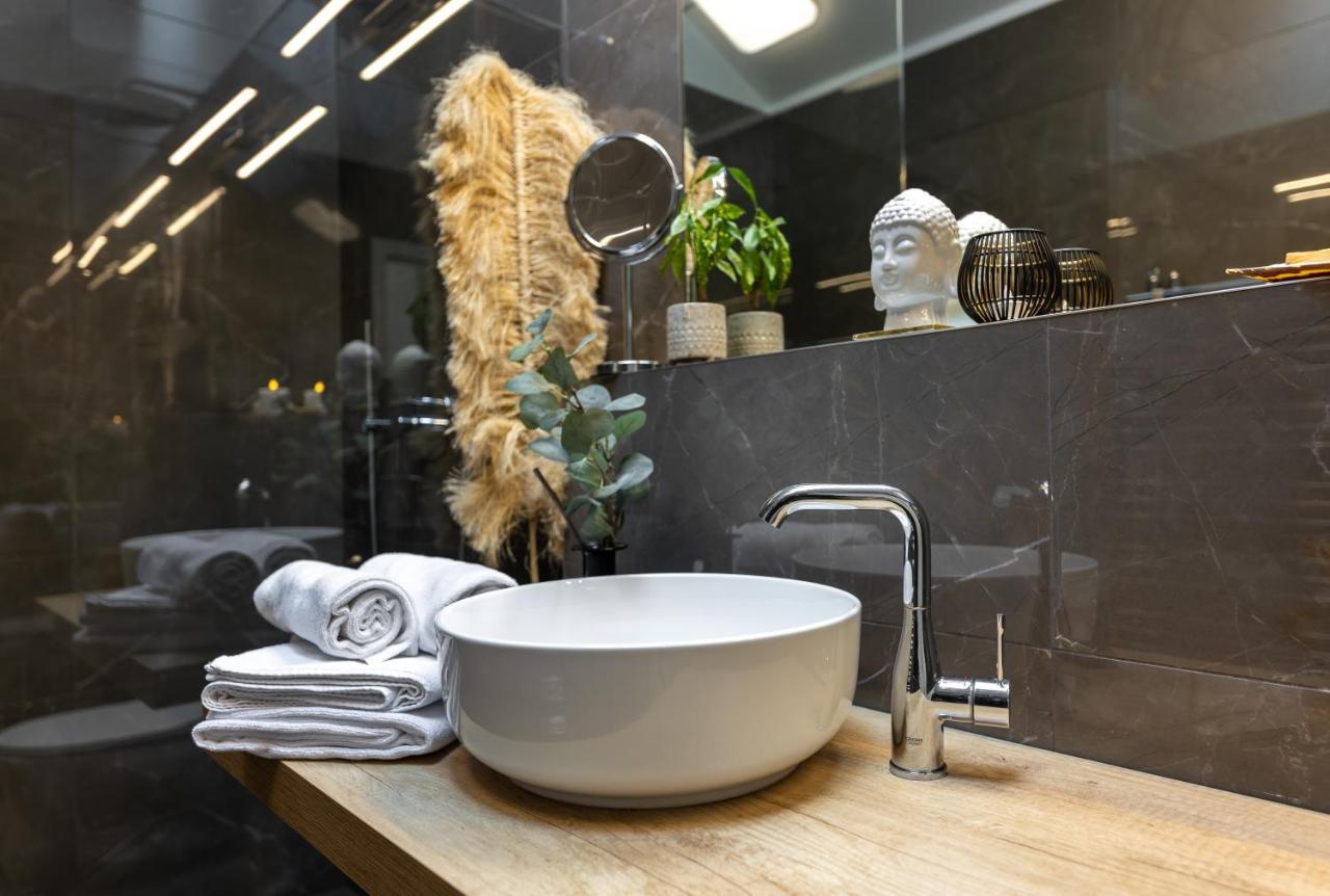 Luxurious, Charming Studio Perfect For Couples Prague Luaran gambar