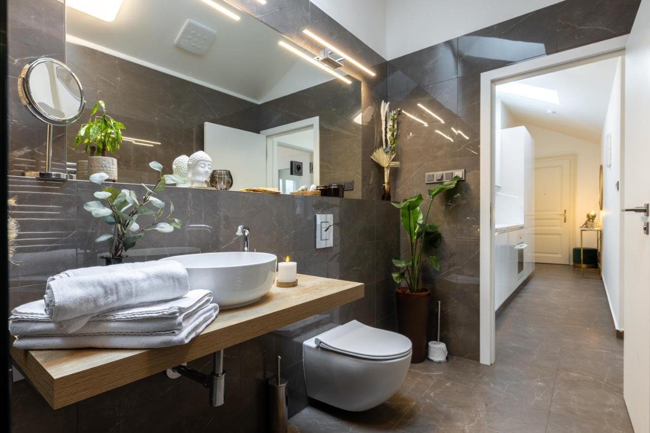 Luxurious, Charming Studio Perfect For Couples Prague Luaran gambar