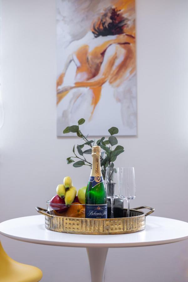 Luxurious, Charming Studio Perfect For Couples Prague Luaran gambar