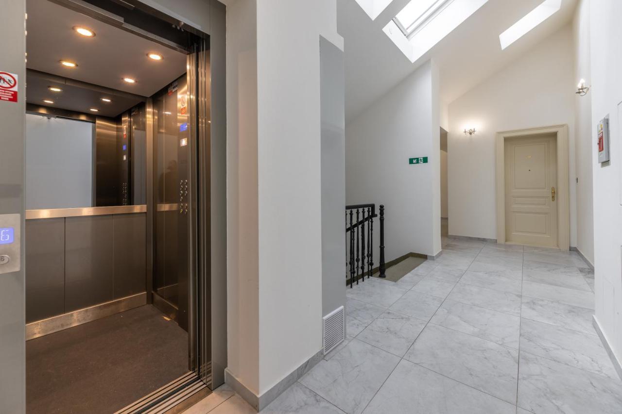 Luxurious, Charming Studio Perfect For Couples Prague Luaran gambar